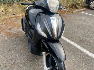 PIAGGIO BEVERLY 300 2017 RÉVISÉ ( ÉCHANGE )