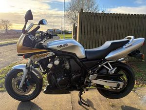 YAMAHA FZS600 S FAZER PETROL MANUAL (94 BHP) 599 CC
