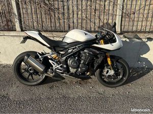 SPEED TRIPLE 1200 RR