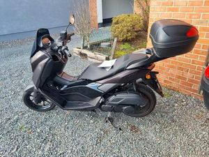② YAMAHA NMAX 125 - 2025 SCOOTER