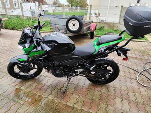 KAWASAKI Z400
