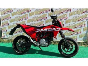 VENDO GASGAS SM 700 (2022 - 26) USATA A VASTO (CODICE 9876324) - MOTO.IT
