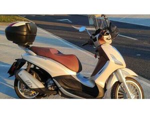 VENDO PIAGGIO BEVERLY 300 I.E. ABS-ASR (2016 - 20) USATA A TAVAGNACCO (CODICE 9908056) - MOTO.IT