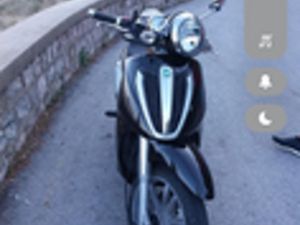 MOTO PIAGGIO CARNABY CRUISER 300