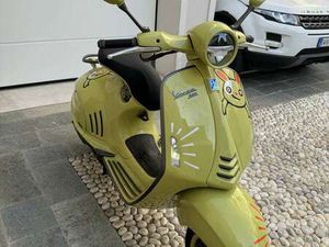 VESPA 946 BUNNY