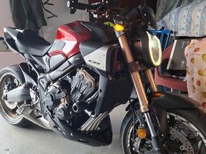 HONDA CB650R 2024 NOGUEIRA, FRAIÃO E LAMAÇÃES