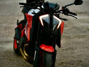 KTM 1290 SUPER DUKE R EVO, AUSTINRACING - WENIG KM!