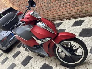 PIAGGIO ROLLER 150 CCM ROT -LIBERTY S ABS