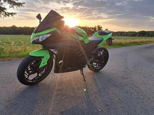 KAWASAKI NINJA 300