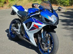 SUZUKI GSX R 600 K7