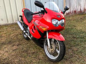 SUZUKI GSX600F