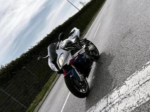 BMW S1000RR M FARBEN AKRAPOVIC AUSPUFF SLIP-ON 103DB