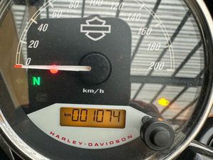 HARLEY DAVIDSON STREET ROD 750