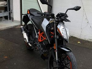 KTM DUKE 125 2021, TOP ZUSTAND, SERVICEGEPFLEGT