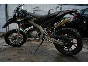 APRILIA SX 50 - PRAKTISCH NEUWERTIG