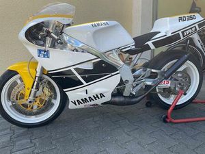 RENNMOTORRAD YAMAHA TZ- RD350 YPVS ZWEITAKT-RACER