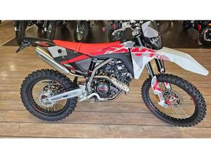 VENDO FANTIC MOTOR XEF 125 PERFORMANCE (2025 - 26) NUOVA A PRADAMANO (CODICE 7863984) - MOTO.IT