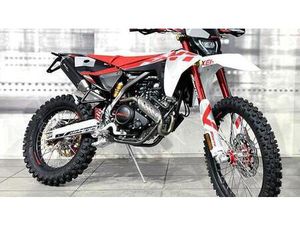 VENDO FANTIC MOTOR XEF 125 COMPETITION (2025 - 26) NUOVA A CASALGRASSO (CODICE 9847399) - MOTO.IT