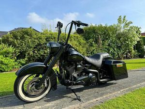 HARLEY DAVIDSON SOFTAIL DELUXE FLSTN
