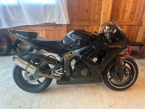 YAMAHA YZF R6 2003 – PISTE