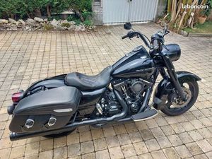 HARLEY DAVIDSON ROADKING