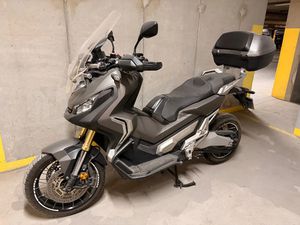 HONDA X-ADV →