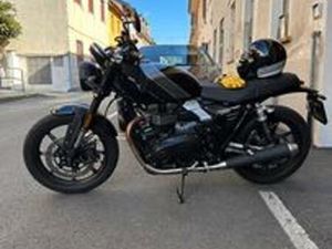 TRIUMPH SPEED TWIN 900