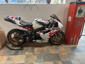 TRIUMPH DAYTONA 675R