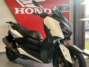 X-MAX 300 ABS À PARTIR DE 41E/MOIS