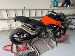 KTM DUKE 790