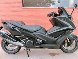 KYMCO - AK 550