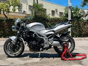 TRIUMPH SPEED TRIPLE 955I ANNO 2000