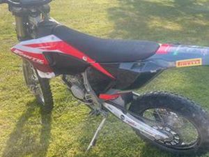 MOTO ENDURO FANTIC XE 125