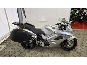HONDA VFR 800, 2003 GOD.