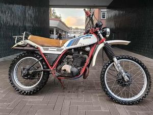 YAMAHA DT 400 ZUM RESTAURIEREN OHNE PAPIERE