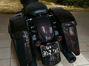 HARLEY-DAVIDSON ROAD-KING