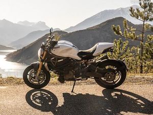 DUCATI - MONSTER 1200S