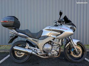 YAMAHA TDM 900 1ÈRE MAIN