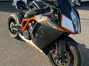 KTM RC8R POUR PISTE