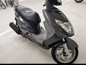 YAMAHA CYGNUS 125 CCM TOP CANTON BASEL-LANDSCHAFT -