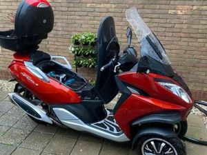 PEUGEOT METROPOLIS 400I 2014 RUIL TOERCARAVAN MOGELIJK — MOTOREN | OVERIGE MERKEN — MARKTPLAATS