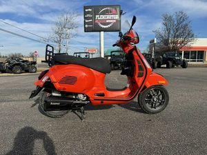 2024 VESPA GTS SUPER 300