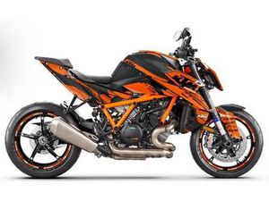 ② KTM SUPERDUKE 1390 EVO