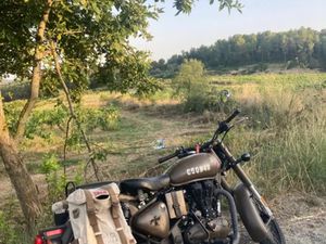 ROYAL ENFIELD CLASSIC