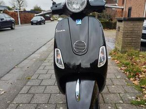 ② VESPA LX50 VAN 2010 MET 14000 KM
