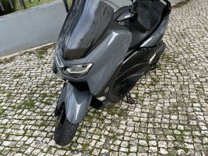 YAMAHA NMAX 125 – 2021 | EXCELENTE ESTADO | EXTRAS INCLUÍDOS MASSAMÁ E MONTE ABRAÃO
