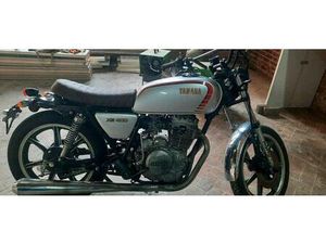 YAMAHA XS 400 2A2 CAFÉ RACER ZUM FERTIG STELLEN