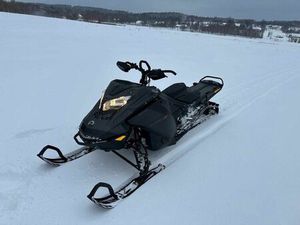 SKUTER ŚNIEŻNY SKI-DOO SUMMIT X 154’’ EXPERT TURBO 850 E-TEC MY22 ŚWIERADÓW-ZDRÓJ