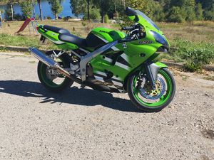 KAWASAKI ZXR →