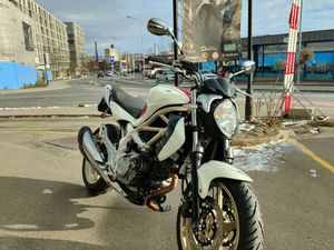 SUZUKI SFV 650 GLADIUS, NAKED, OCCASION, CHF 2'600.-